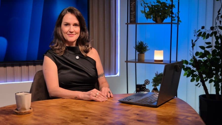 Produção de conteúdo em estúdio Harmonika